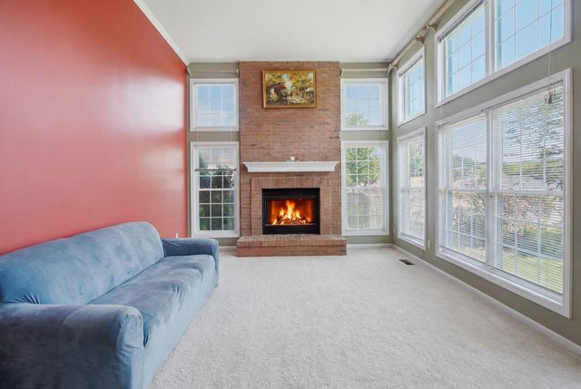 608 Lindsay Circle, North Aurora, IL 60542