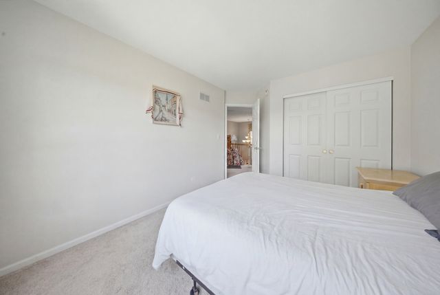 608 Lindsay Circle, North Aurora, IL 60542