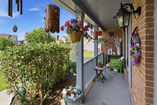 608 Lindsay Circle, North Aurora, IL 60542