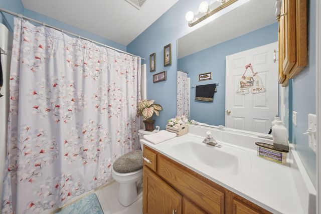 608 Lindsay Circle, North Aurora, IL 60542