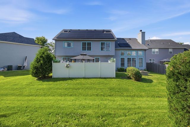 608 Lindsay Circle, North Aurora, IL 60542