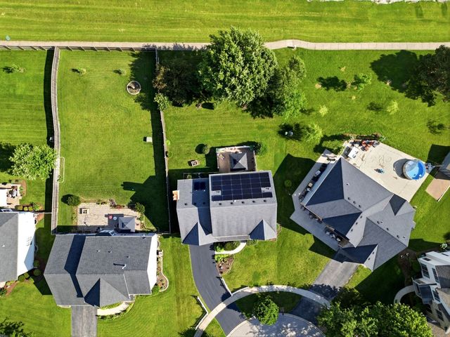 608 Lindsay Circle, North Aurora, IL 60542
