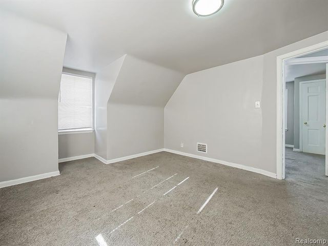 9744 Lakepointe Street, Detroit, MI 48224