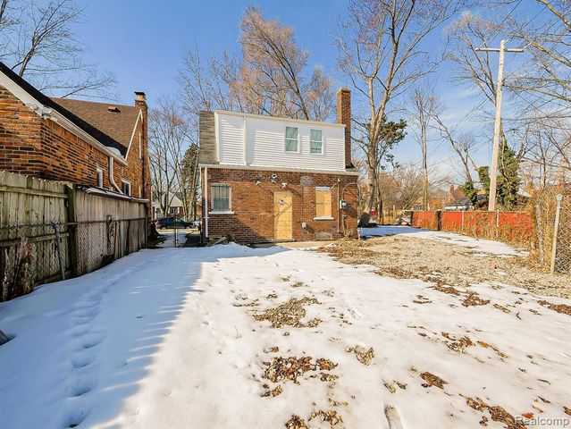 9744 Lakepointe Street, Detroit, MI 48224