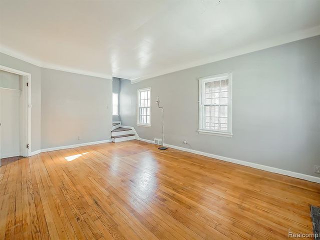 9744 Lakepointe Street, Detroit, MI 48224