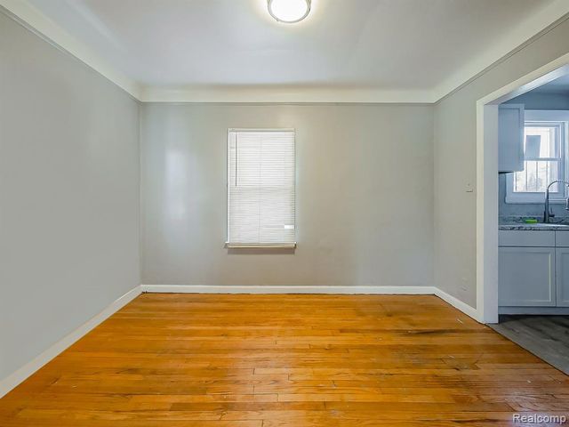 9744 Lakepointe Street, Detroit, MI 48224