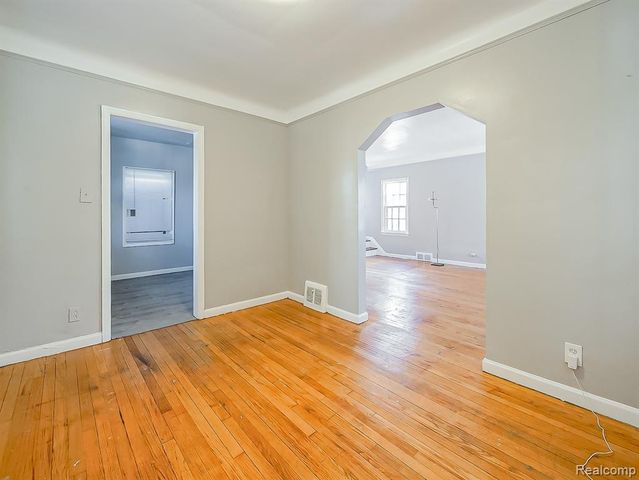 9744 Lakepointe Street, Detroit, MI 48224