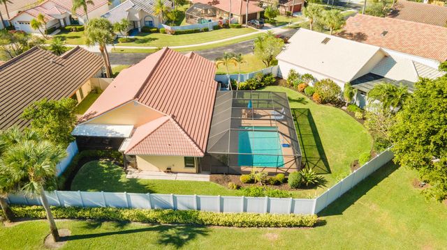 107 Executive Circle, Boynton Beach, FL 33436