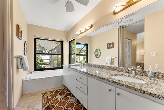 107 Executive Circle, Boynton Beach, FL 33436