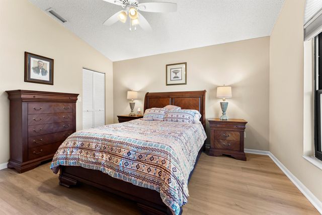 107 Executive Circle, Boynton Beach, FL 33436