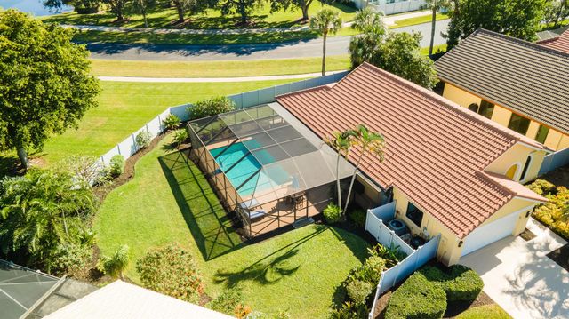 107 Executive Circle, Boynton Beach, FL 33436