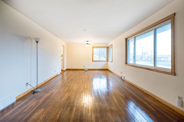 211 E 39TH Street, Erie, PA 16504