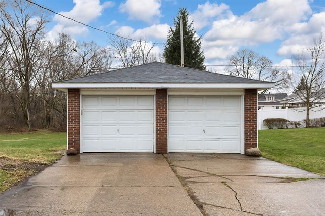 211 E 39TH Street, Erie, PA 16504