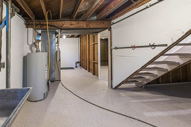 211 E 39TH Street, Erie, PA 16504