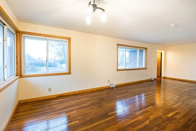 211 E 39TH Street, Erie, PA 16504