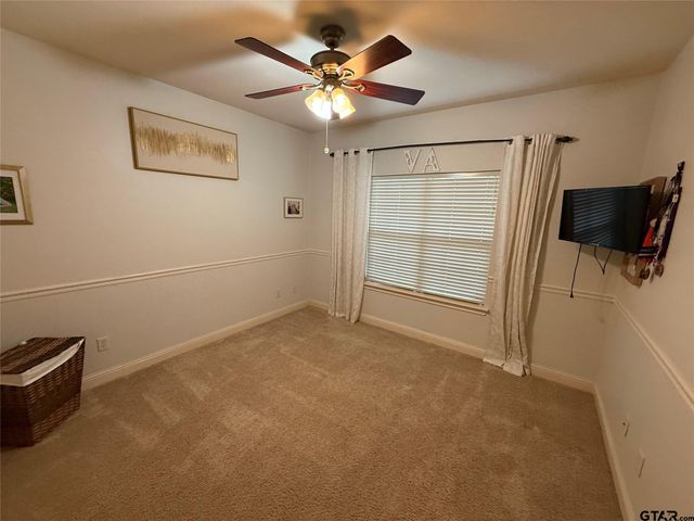 910 Holly Hill Ln, Mount Pleasant, TX 75455