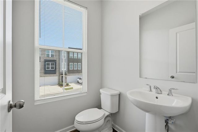 1422 Creekside Circle, Atlanta, GA 30318