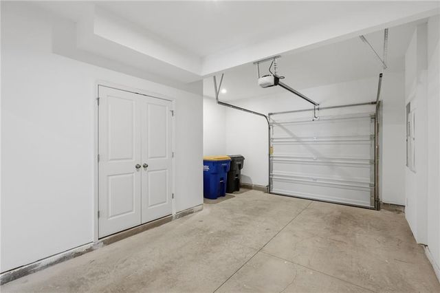 1422 Creekside Circle, Atlanta, GA 30318