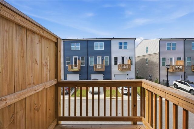1422 Creekside Circle, Atlanta, GA 30318