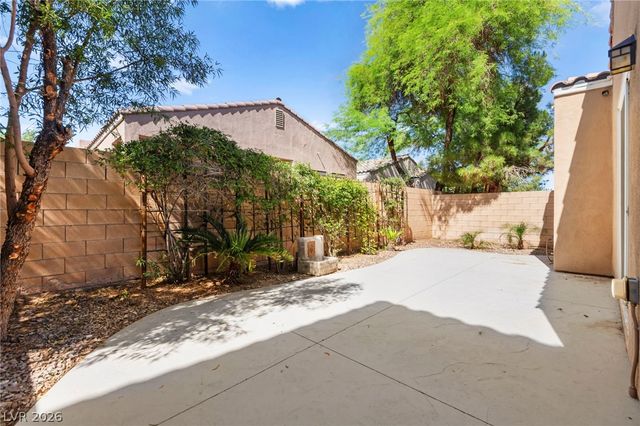 174 Twin Towers Avenue, Las Vegas, NV 89123