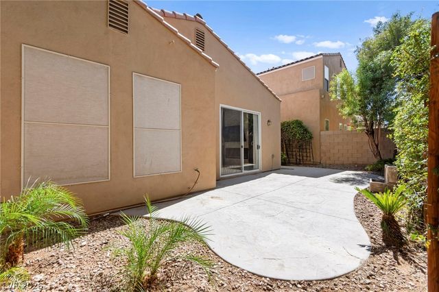 174 Twin Towers Avenue, Las Vegas, NV 89123