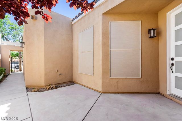 174 Twin Towers Avenue, Las Vegas, NV 89123