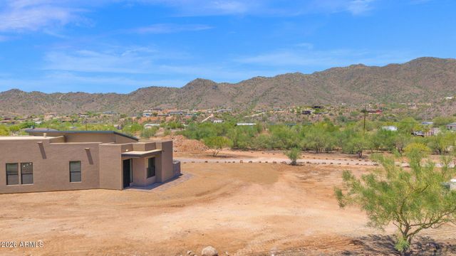 553 W Cavalry Road, New River, AZ 85087