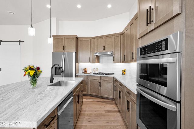 553 W Cavalry Road, New River, AZ 85087