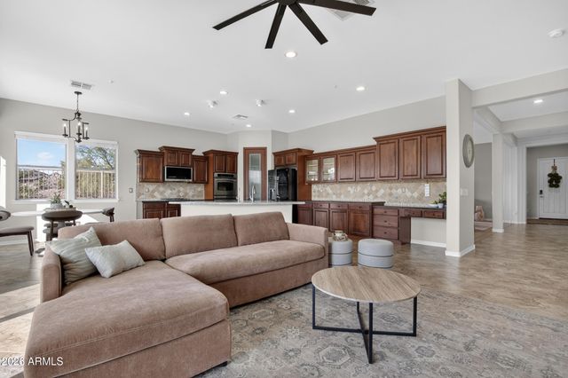 18377 W VERDIN Road, Goodyear, AZ 85338