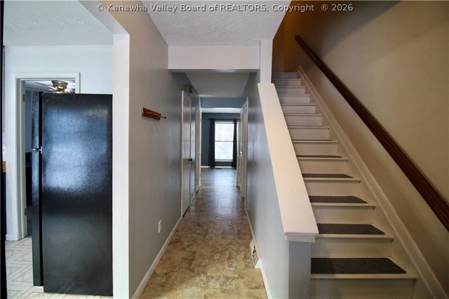 44 Sitting Bull Drive, St Albans, WV 25177