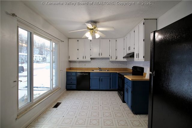 44 Sitting Bull Drive, St Albans, WV 25177