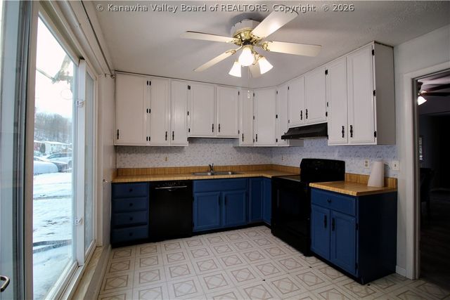 44 Sitting Bull Drive, St Albans, WV 25177