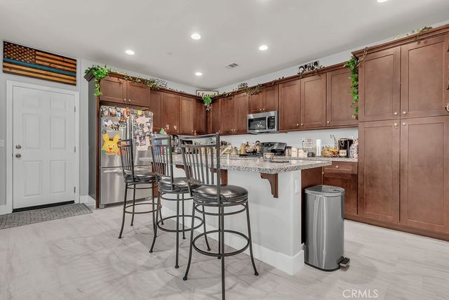 675 S Mandarin, Rialto, CA 92376