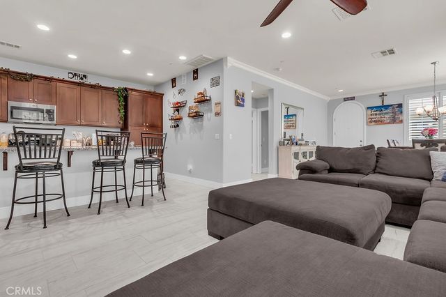 675 S Mandarin, Rialto, CA 92376