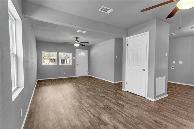 606 S Contemporary Drive, Sherman, TX 75092