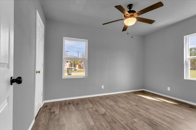 606 S Contemporary Drive, Sherman, TX 75092