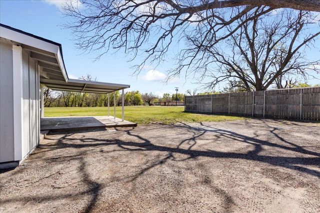 606 S Contemporary Drive, Sherman, TX 75092