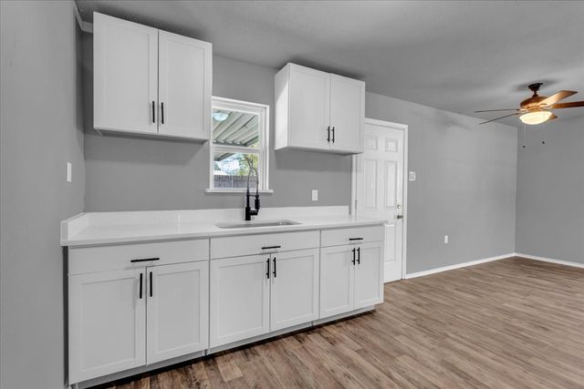 606 S Contemporary Drive, Sherman, TX 75092