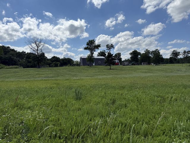 750 Railroad Rd, Wartrace, TN 37183