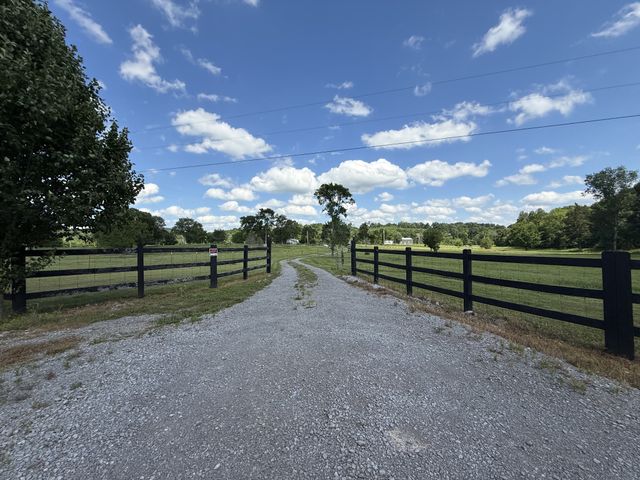 750 Railroad Rd, Wartrace, TN 37183