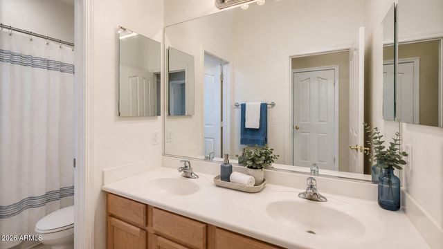 4424 E PALMDALE Lane, Gilbert, AZ 85298