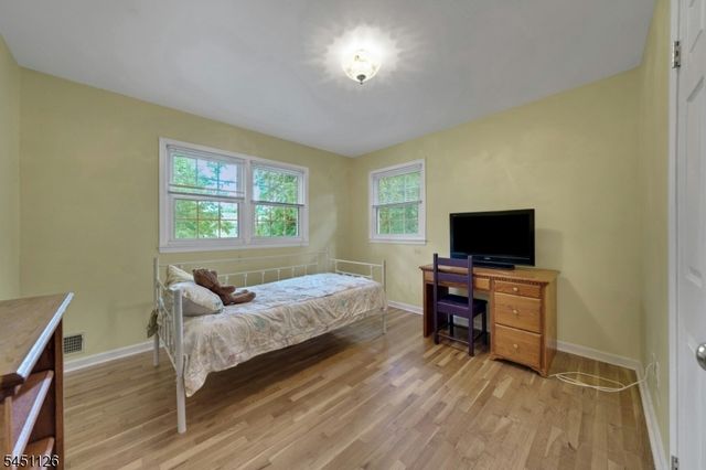23 Haller Dr, Cedar Grove Twp., NJ 07009