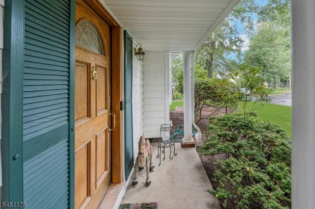 23 Haller Dr, Cedar Grove Twp., NJ 07009