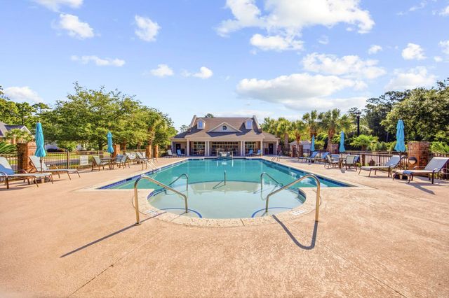 37 Highwood Circle, Murrells Inlet, SC 29576