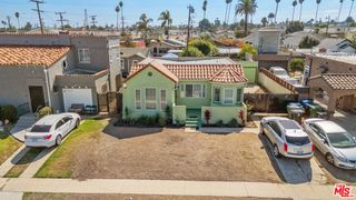 1424 W 94th Place, Los Angeles, CA 90047