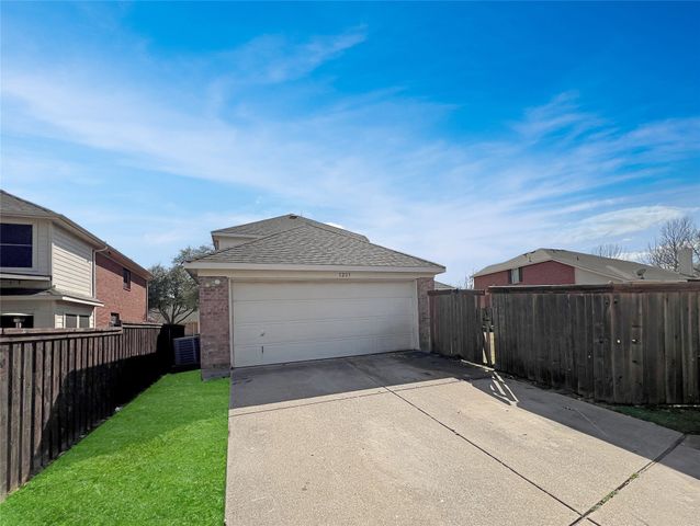 1203 Whitecreek Drive, Glenn Heights, TX 75154