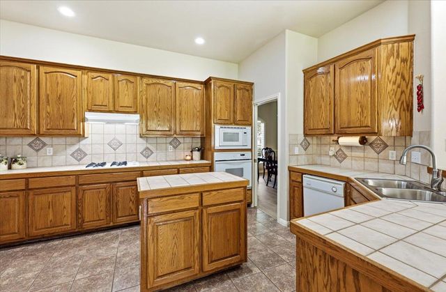 16632 Malaga Hills DR, Round Rock, TX 78681
