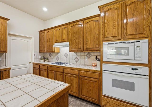 16632 Malaga Hills DR, Round Rock, TX 78681