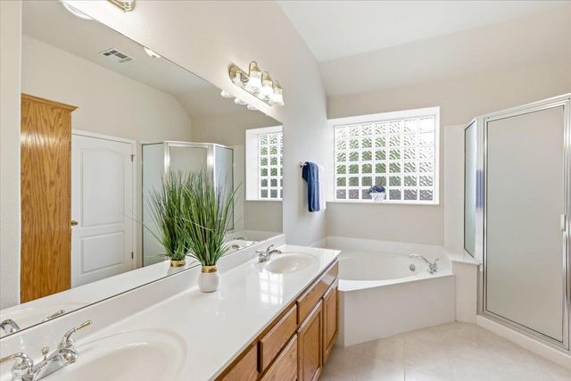 16632 Malaga Hills DR, Round Rock, TX 78681