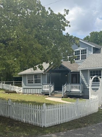 1379 Gilman Road, Kennedale, TX 76140